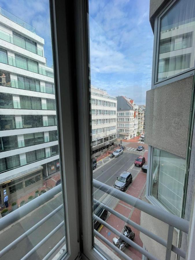 Cosy Appartement- 2 Slaapkamers Schuin Zeezicht Met Garage Кнокке-Хейст Экстерьер фото