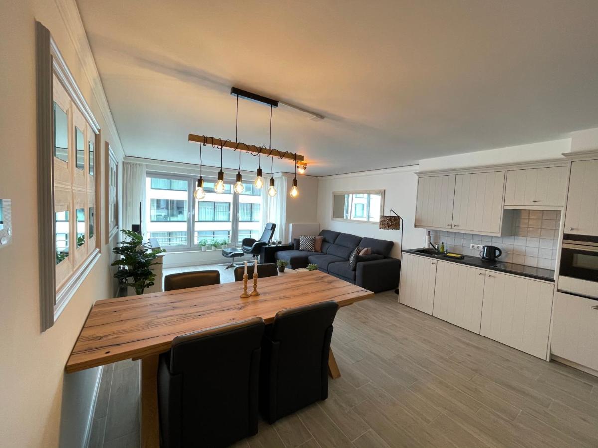 Cosy Appartement- 2 Slaapkamers Schuin Zeezicht Met Garage Кнокке-Хейст Экстерьер фото