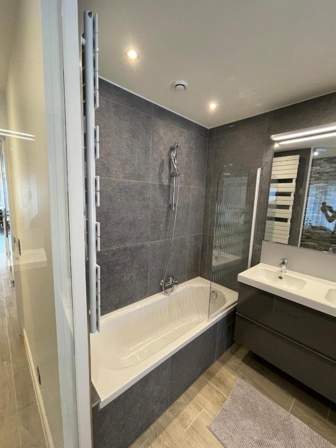 Cosy Appartement- 2 Slaapkamers Schuin Zeezicht Met Garage Кнокке-Хейст Экстерьер фото