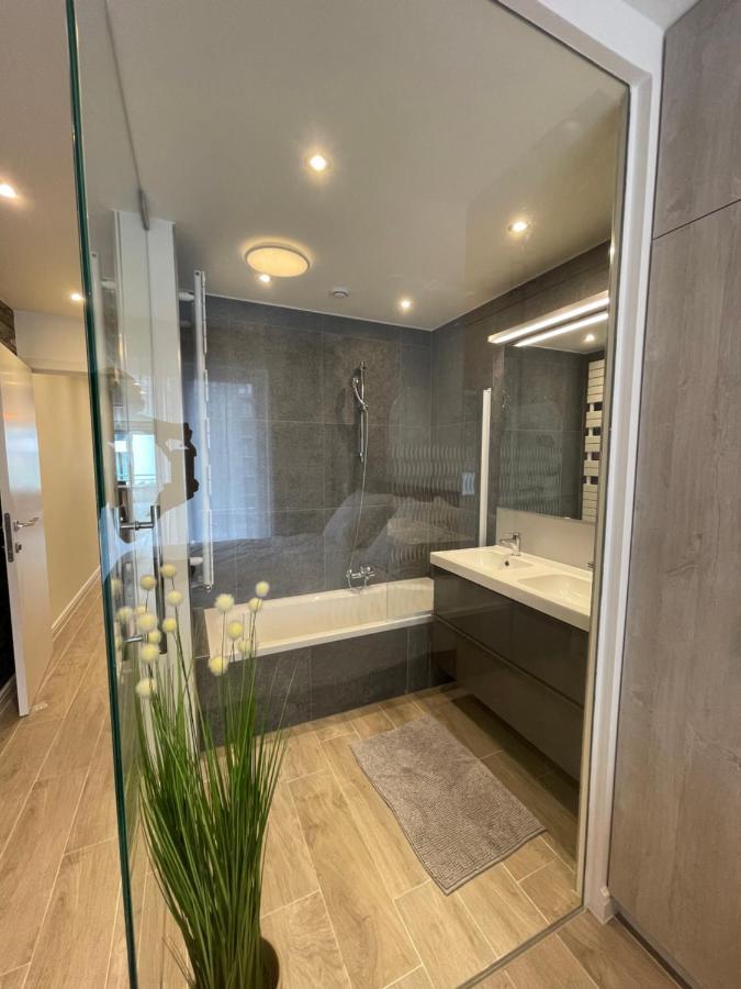 Cosy Appartement- 2 Slaapkamers Schuin Zeezicht Met Garage Кнокке-Хейст Экстерьер фото